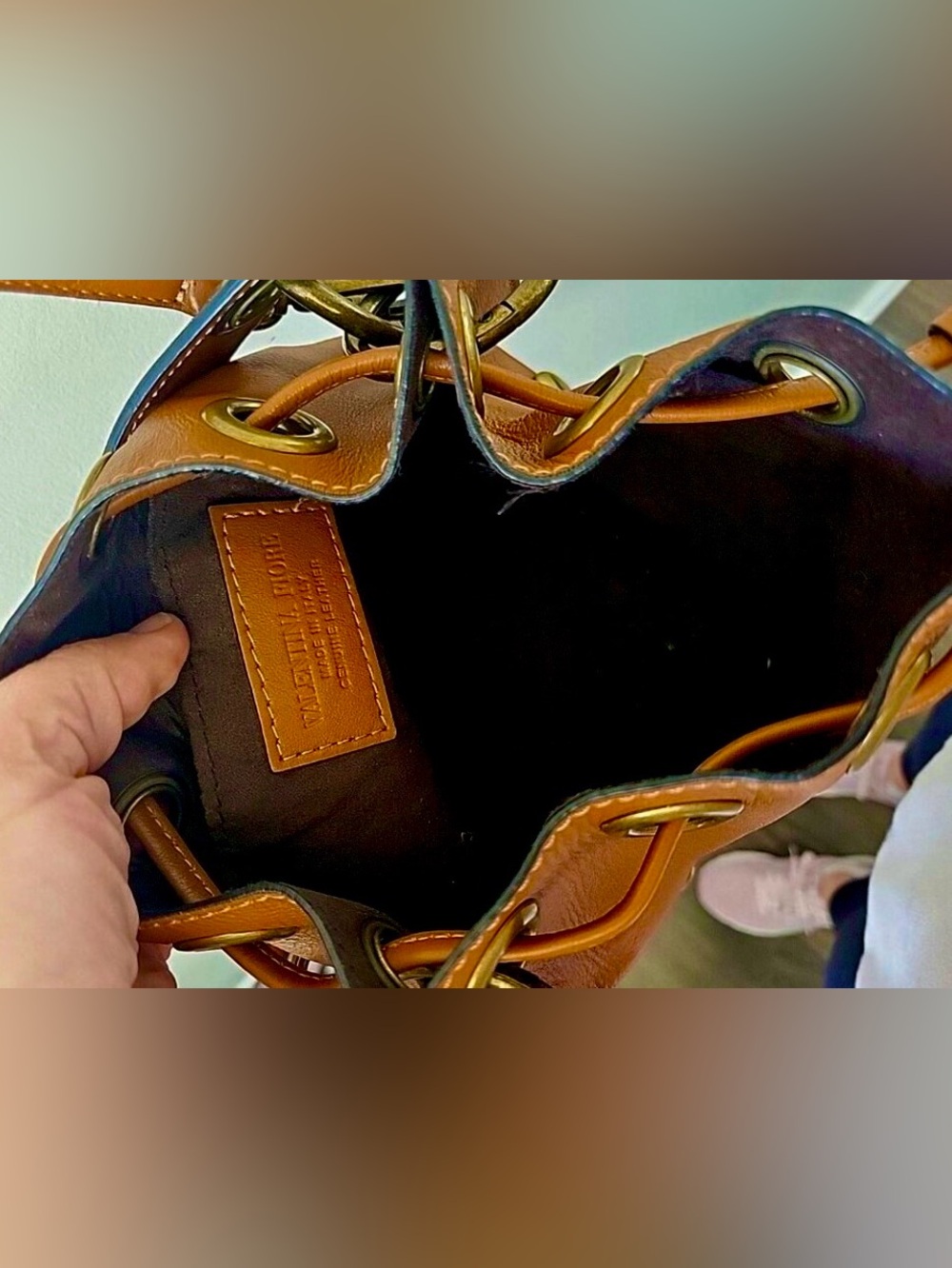Brown Leather Drawstring Satchel Shoulder Bag - Picture 5 of 8